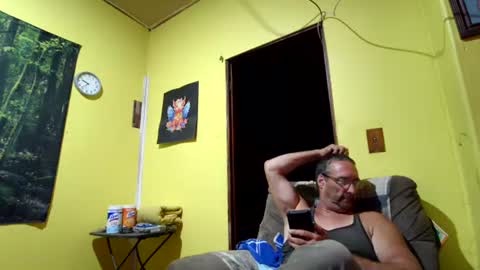 Snapshot of kansasfarmer1 chatting on 10.17.25 kansasfarmer1 online show from 10.17.25