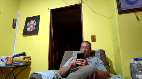 Snapshot of kansasfarmer1 chatting on 10.19.25 kansasfarmer1 online show from 10.19.25