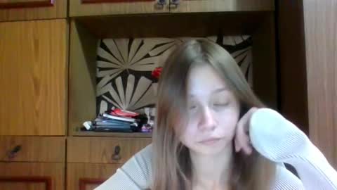 Snapshot of karaescorcia chatting on 11.26.25 Ria online show from 11.26.25