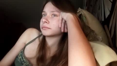 Snapshot of karaescorcia chatting on 11.28.25 Ria online show from 11.28.25