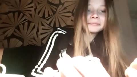 Snapshot of karaescorcia chatting on 12.02.25 Ria online show from 12.02.25