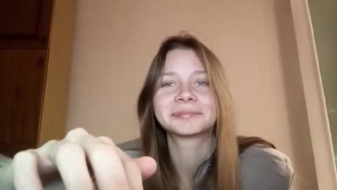 Snapshot of karaescorcia chatting on 12.05.25 Ria online show from 12.05.25