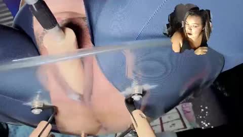 Snapshot of kareen_shantall chatting on 04.06.26 Kareen online show from 04.06.26