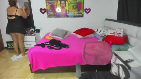 Snapshot of karen_milf_2 chatting on 10.07.25 Karen online show from 10.07.25