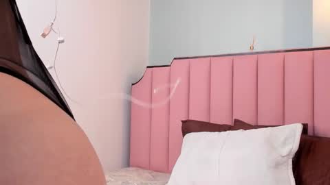 Snapshot of karen_simss chatting on 12.22.25 Karen online show from 12.22.25