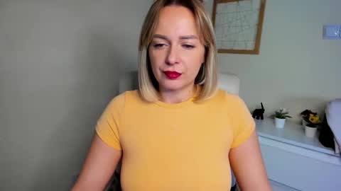 Snapshot of karenenergy chatting on 12.04.25 Karenenergy online show from 12.04.25