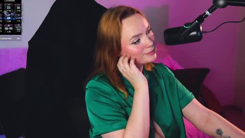Snapshot of kari_lunna chatting on 12.07.24 Karoline online show from 12.07.24