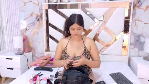 Snapshot of karina_analdeep chatting on 05.09.26 Karina analDeep online show from 05.09.26