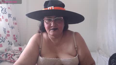 Karina online show from 10.31.25