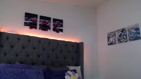 Snapshot of karinakummings chatting on 11.22.25 karinakummings online show from 11.22.25