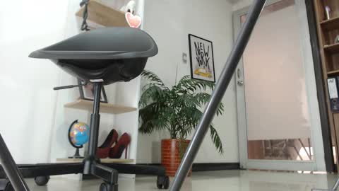 Karin online show from 02.10.25