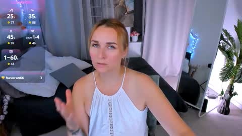 Karina  online show from 10.22.25