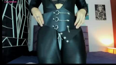 KARINNA  RAVEN online show from 05.13.26
