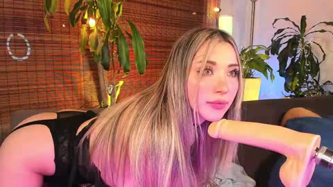 Snapshot of karla_bae chatting on 02.01.25 Karla online show from 02.01.25