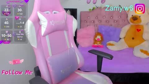 Snapshot of karla_cutee1 chatting on 09.22.25 karla online show from 09.22.25