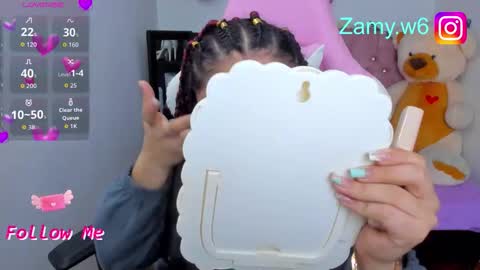 Snapshot of karla_cutee1 chatting on 10.01.25 karla online show from 10.01.25