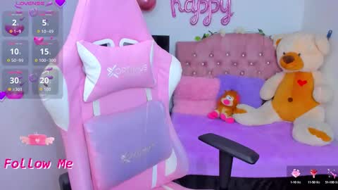 Snapshot of karla_cutee1 chatting on 10.12.25 karla online show from 10.12.25