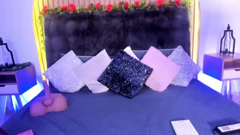 Karla Gonzaless online show from 02.11.25