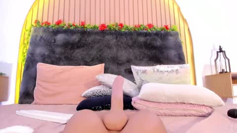 Karla Gonzaless online show from 02.23.25