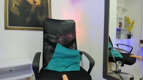 Karla Gonzaless online show from 10.03.25