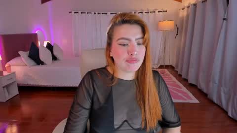 Snapshot of karla_hill_28 chatting on 10.14.25 Karlita online show from 10.14.25