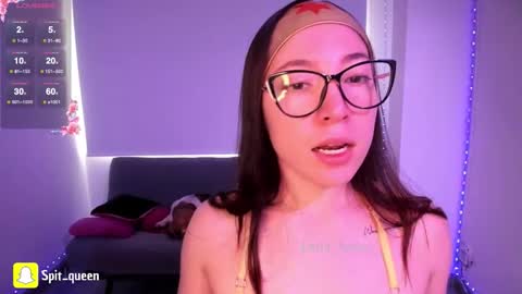 Snapshot of karla_honey_ chatting on 10.27.25 Karla online show from 10.27.25