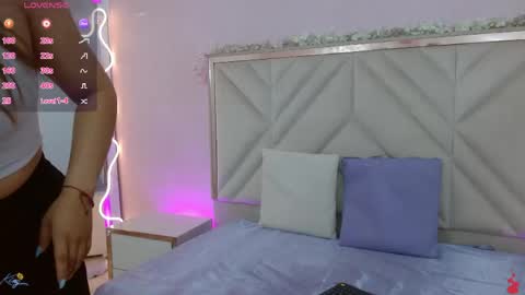 Snapshot of karla_tay1 chatting on 05.26.26 karla_tay1 online show from 05.26.26