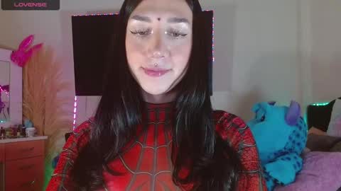 Snapshot of karla_zambrano chatting on 12.24.24 karla online show from 12.24.24