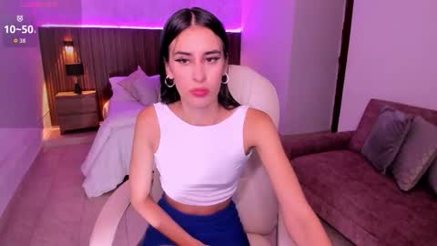 Snapshot of karlaa_james chatting on 09.24.25 Karlaa  online show from 09.24.25