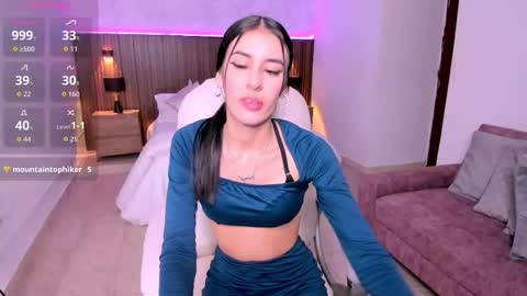 Snapshot of karlaa_james chatting on 09.26.25 Karlaa  online show from 09.26.25
