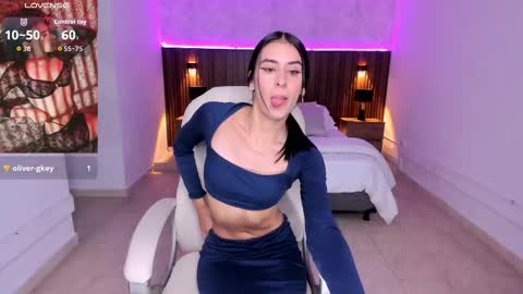 Snapshot of karlaa_james chatting on 11.25.25 Karlaa online show from 11.25.25