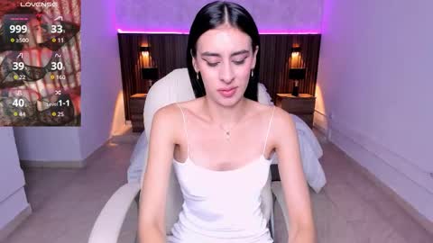 Snapshot of karlaa_james chatting on 11.28.25 Karlaa online show from 11.28.25