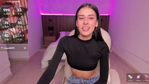 Snapshot of karlaa_james chatting on 11.30.25 Karlaa online show from 11.30.25