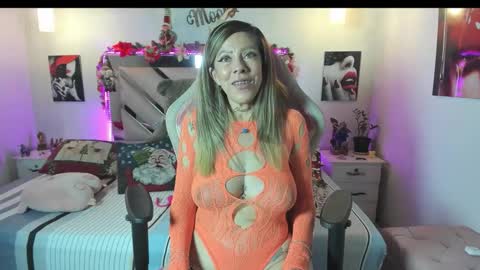 Karly Moonns online show from 12.18.25