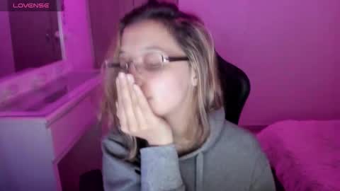 Snapshot of karodu chatting on 11.29.25 Karo online show from 11.29.25