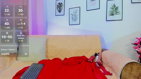 Snapshot of karol_w10 chatting on 10.18.25 karol_w10 online show from 10.18.25