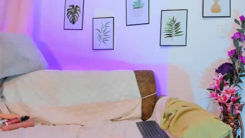 Snapshot of karol_w10 chatting on 11.11.25 karol_w10 online show from 11.11.25