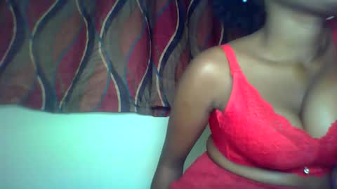 Snapshot of karoliee chatting on 06.08.26 karoliee online show from 06.08.26