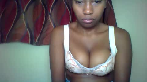Snapshot of karoliee chatting on 06.09.26 karoliee online show from 06.09.26