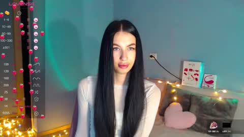 Snapshot of karolina_hottie_ chatting on 09.22.25 Kira online show from 09.22.25