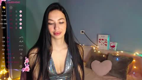 Kira online show from 04.18.26