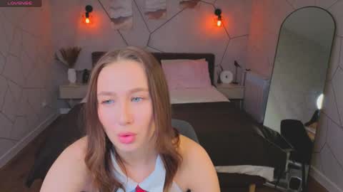 Karolina online show from 04.22.26