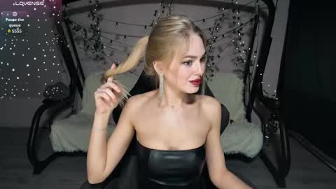 KarolinaHayes online show from 04.10.26