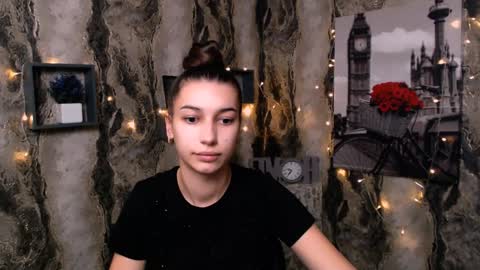 Snapshot of karolinamex_ chatting on 12.22.24 Karolina online show from 12.22.24