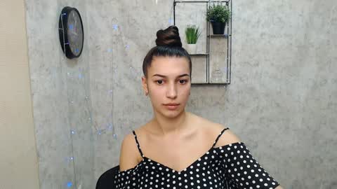 Snapshot of karolinamex_ chatting on 01.14.25 Karolina online show from 01.14.25