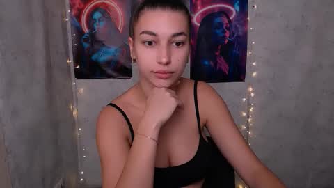 Snapshot of karolinamex_ chatting on 09.13.25 Karolina online show from 09.13.25