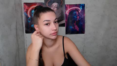 Snapshot of karolinamex_ chatting on 09.26.25 Karolina online show from 09.26.25