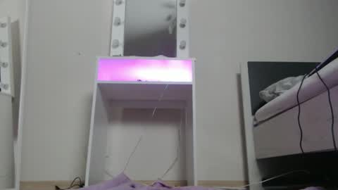 Karolinas777x online show from 12.16.25