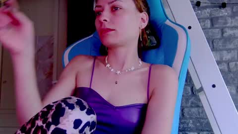 karoline121 online show from 03.11.25