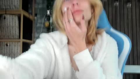 karoline121 online show from 09.28.25